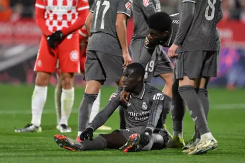 تقارير تكشف موقف ميندي من المشاركة مع ريال مدريد أمام أرسنال